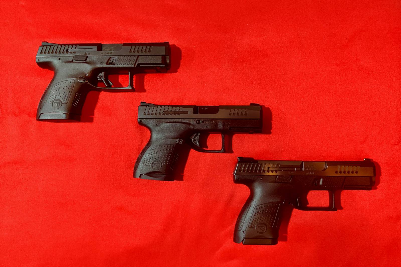 Blubird Guns & Ammo Tile - Handguns
